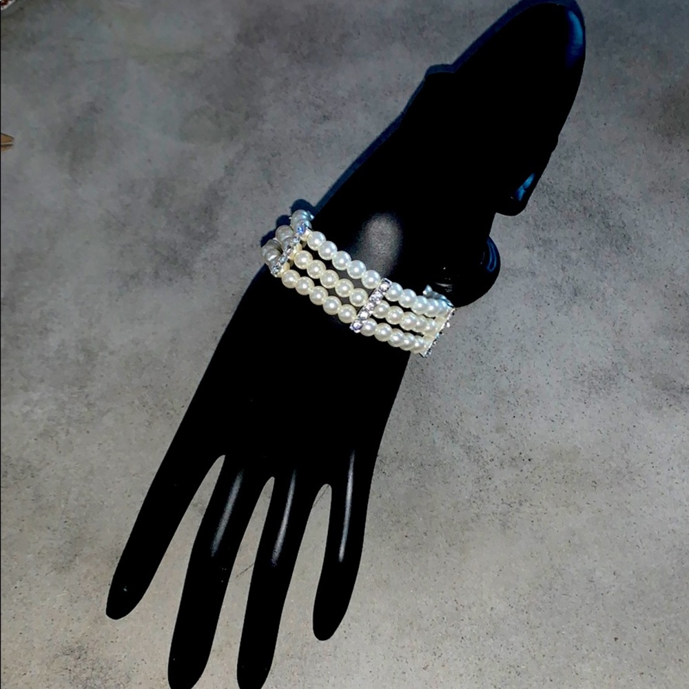 Pearl bracelet